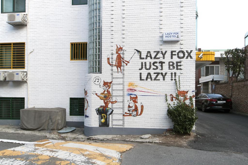Hongdae Lazy Fox Hostel In Сеул Экстерьер фото