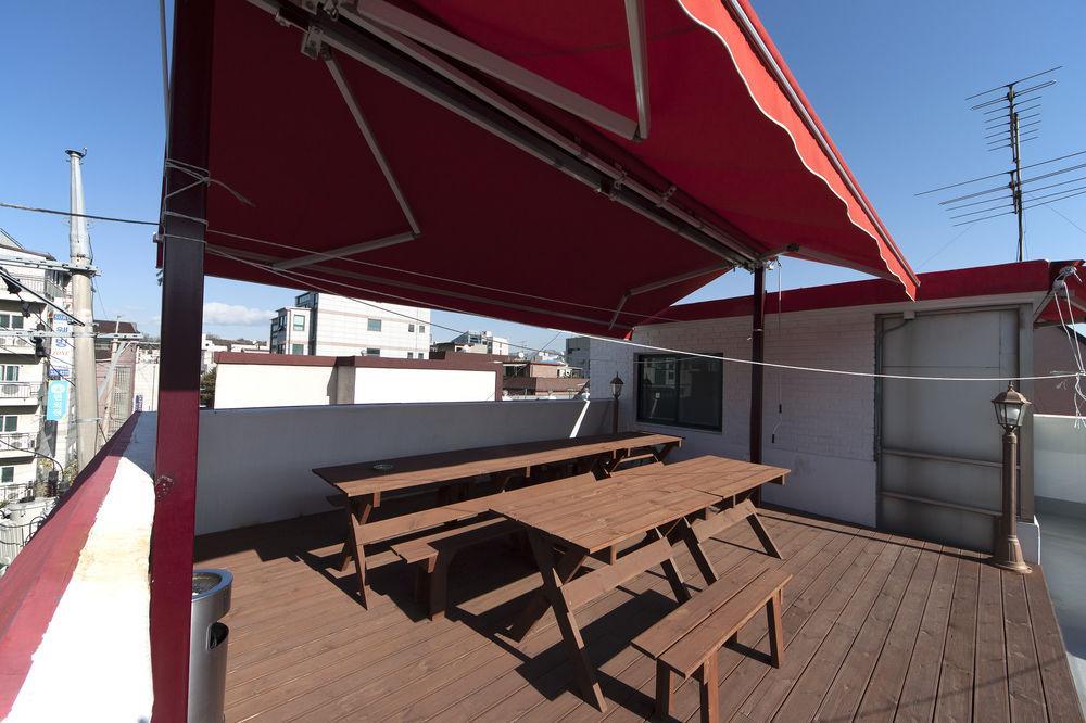 Hongdae Lazy Fox Hostel In Сеул Экстерьер фото