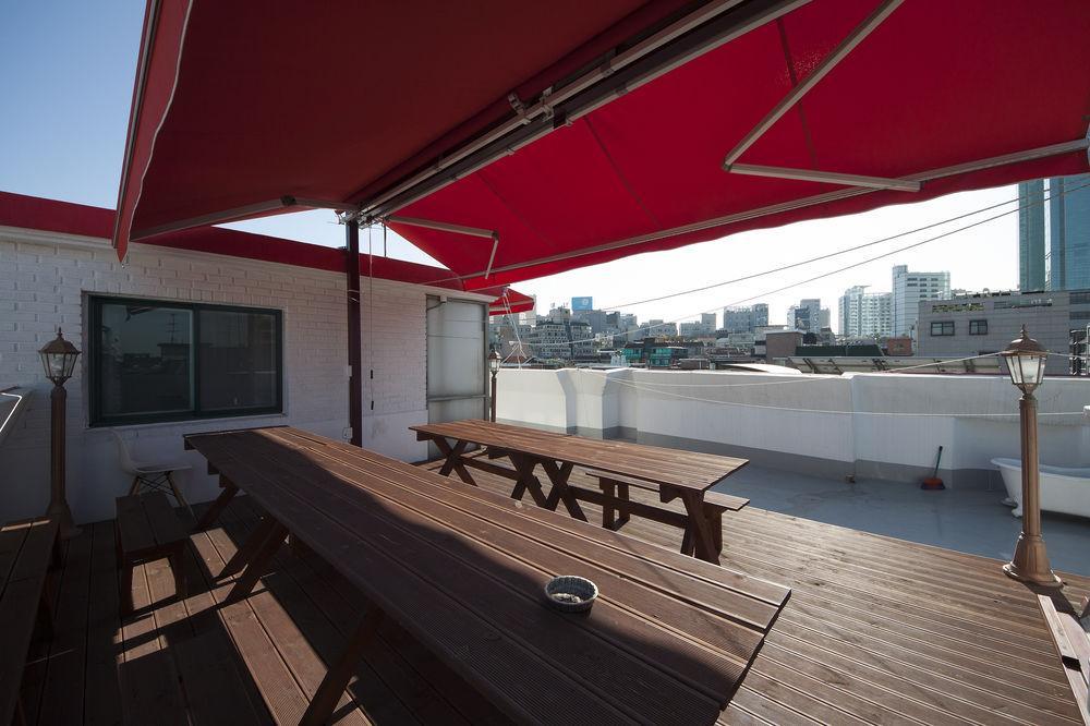 Hongdae Lazy Fox Hostel In Сеул Экстерьер фото