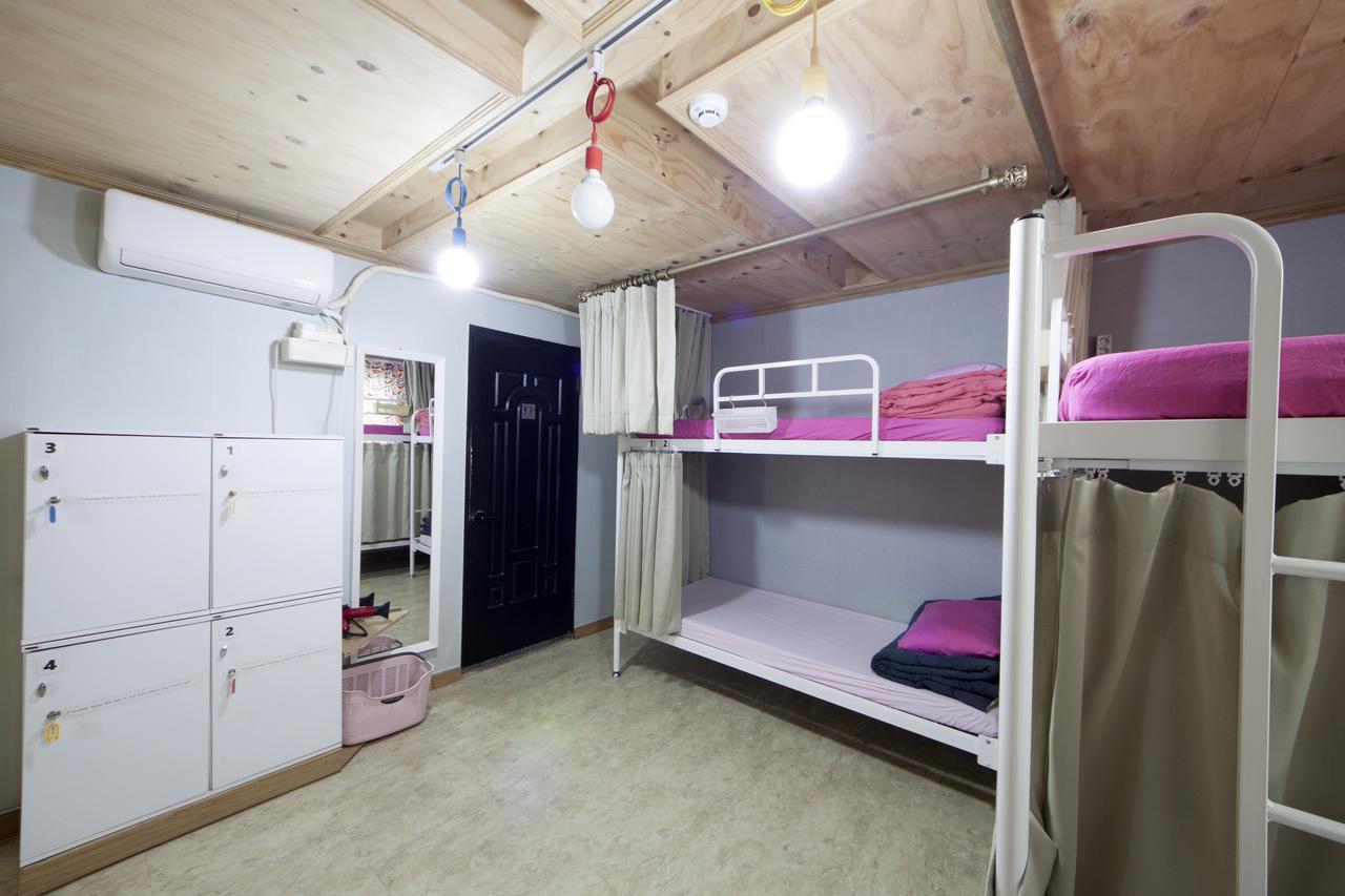Hongdae Lazy Fox Hostel In Сеул Экстерьер фото