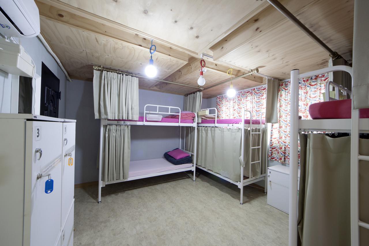 Hongdae Lazy Fox Hostel In Сеул Экстерьер фото