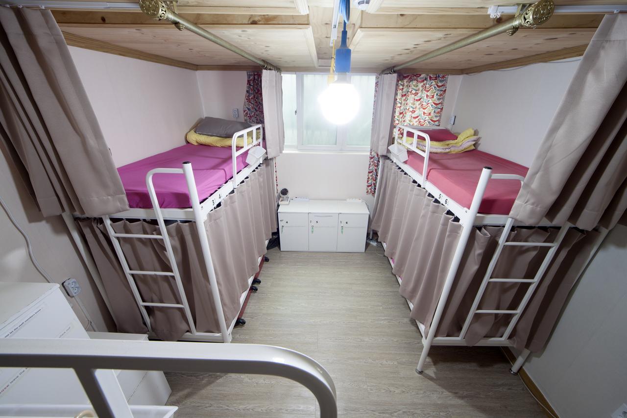 Hongdae Lazy Fox Hostel In Сеул Экстерьер фото