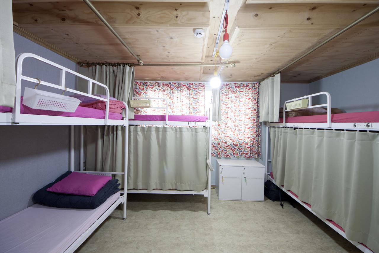 Hongdae Lazy Fox Hostel In Сеул Экстерьер фото