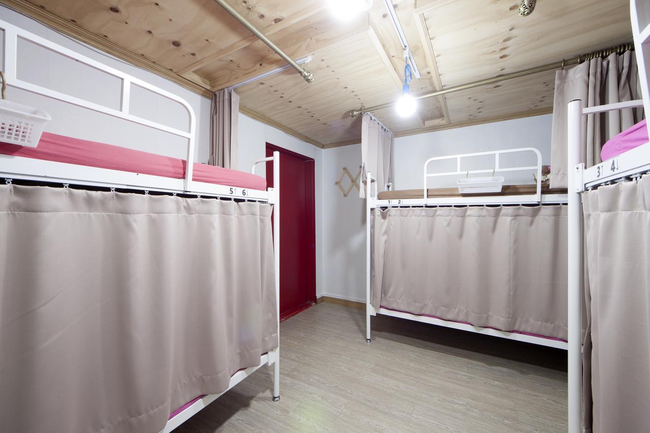 Hongdae Lazy Fox Hostel In Сеул Экстерьер фото