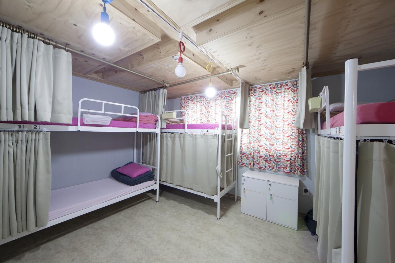 Hongdae Lazy Fox Hostel In Сеул Экстерьер фото
