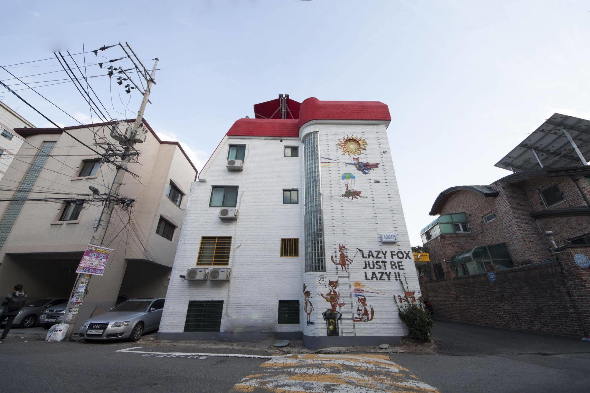 Hongdae Lazy Fox Hostel In Сеул Экстерьер фото