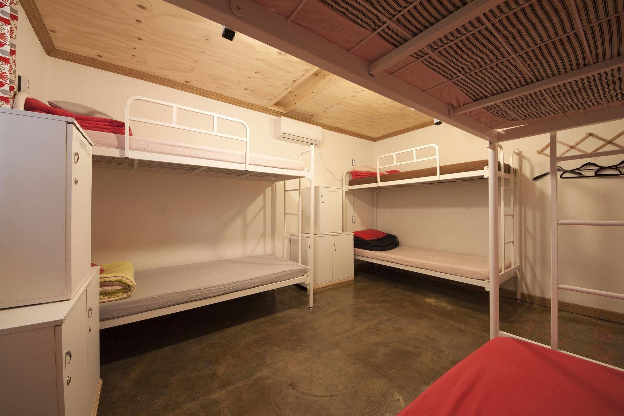 Hongdae Lazy Fox Hostel In Сеул Экстерьер фото
