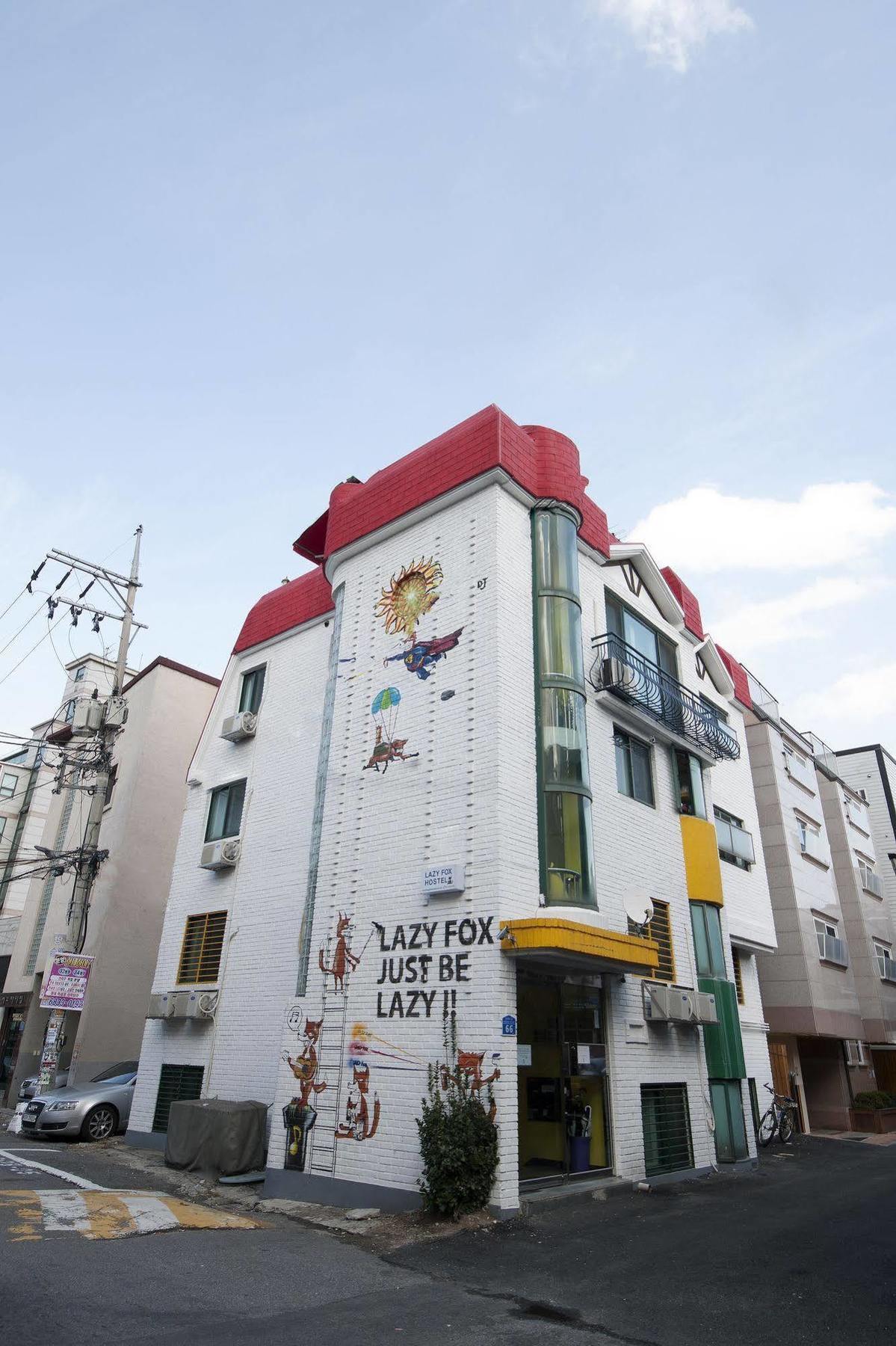 Hongdae Lazy Fox Hostel In Сеул Экстерьер фото