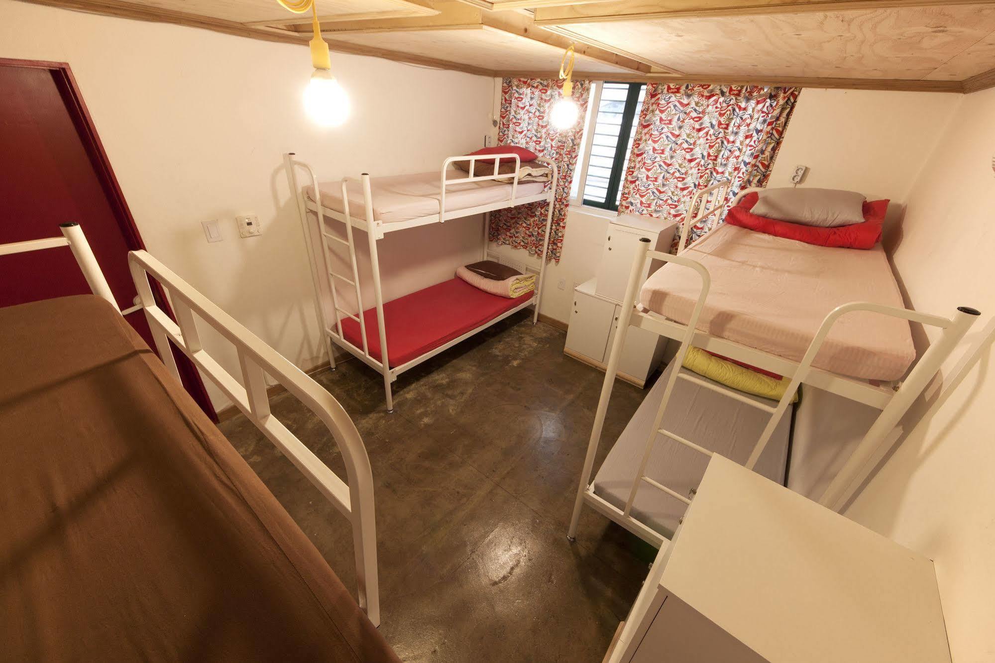 Hongdae Lazy Fox Hostel In Сеул Экстерьер фото