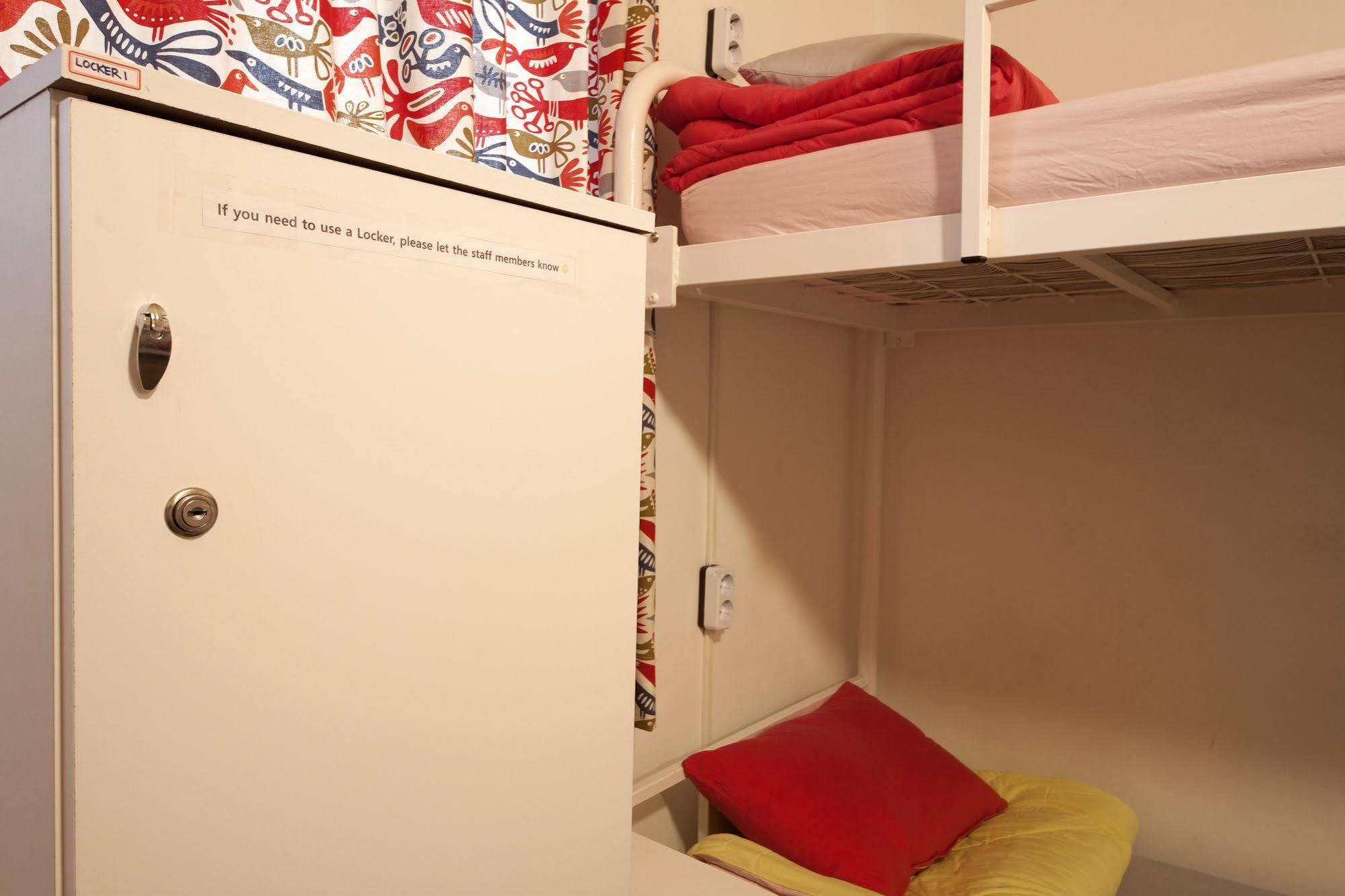 Hongdae Lazy Fox Hostel In Сеул Экстерьер фото