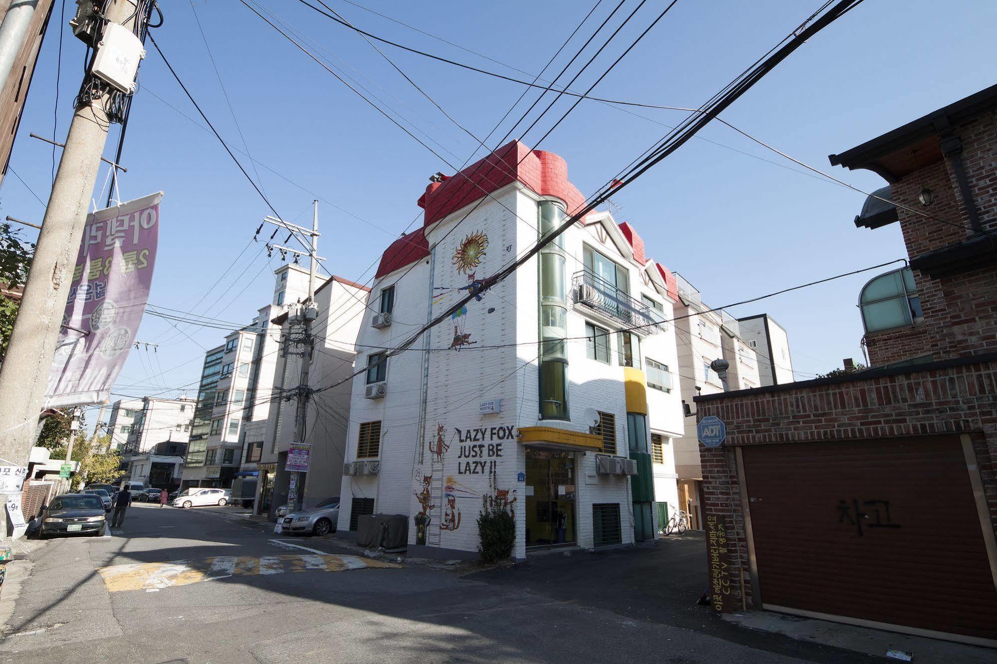 Hongdae Lazy Fox Hostel In Сеул Экстерьер фото