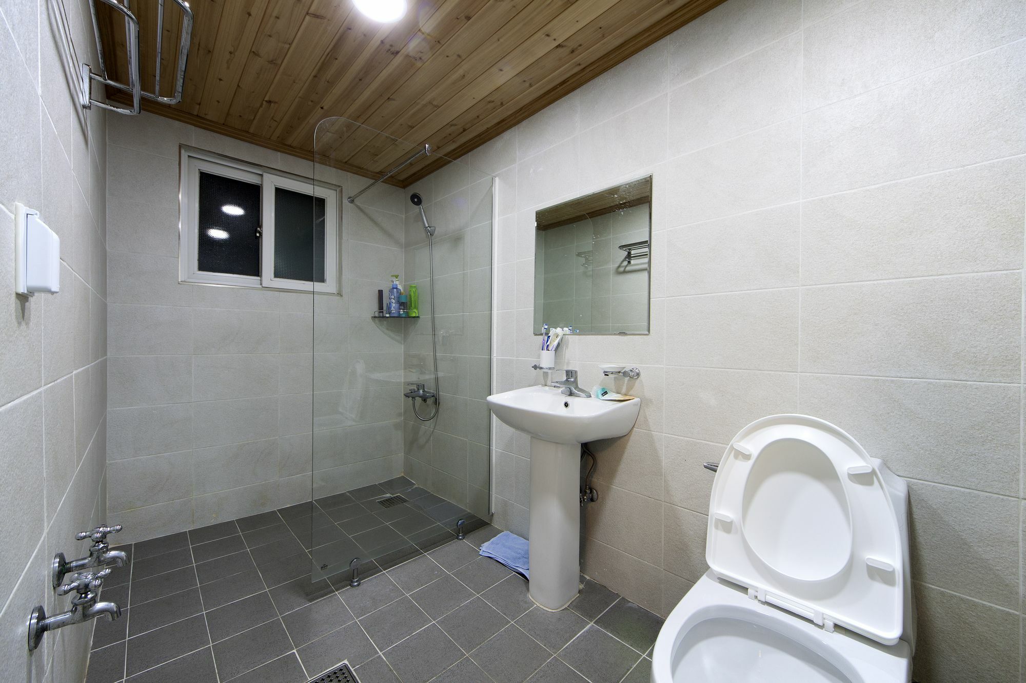 Hongdae Lazy Fox Hostel In Сеул Экстерьер фото